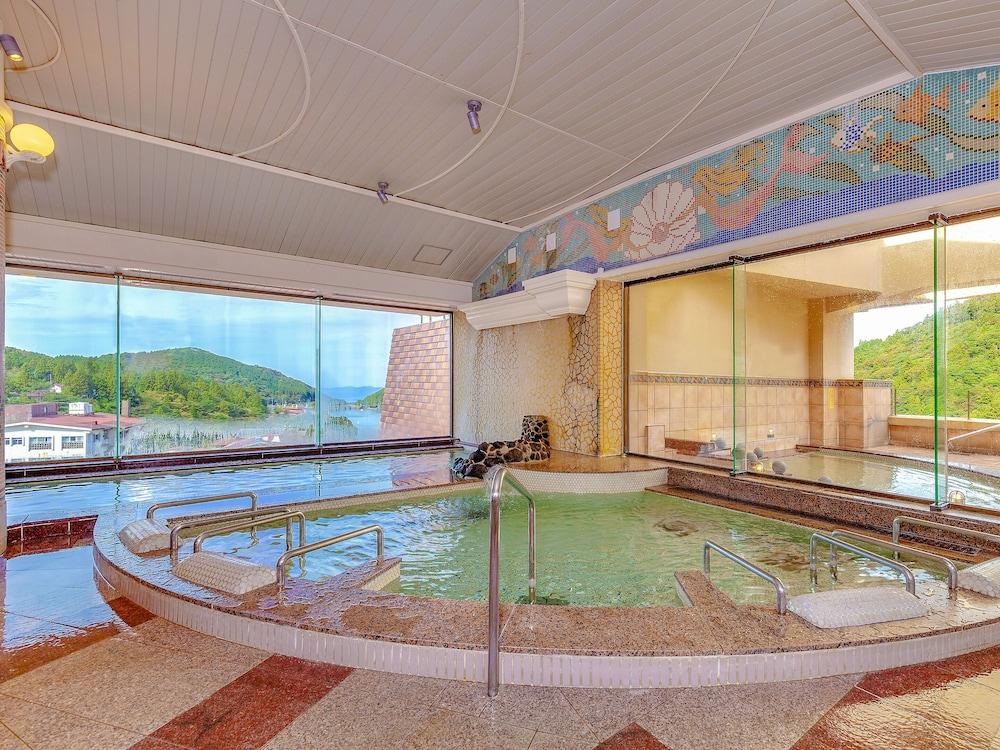 swimming pool spa