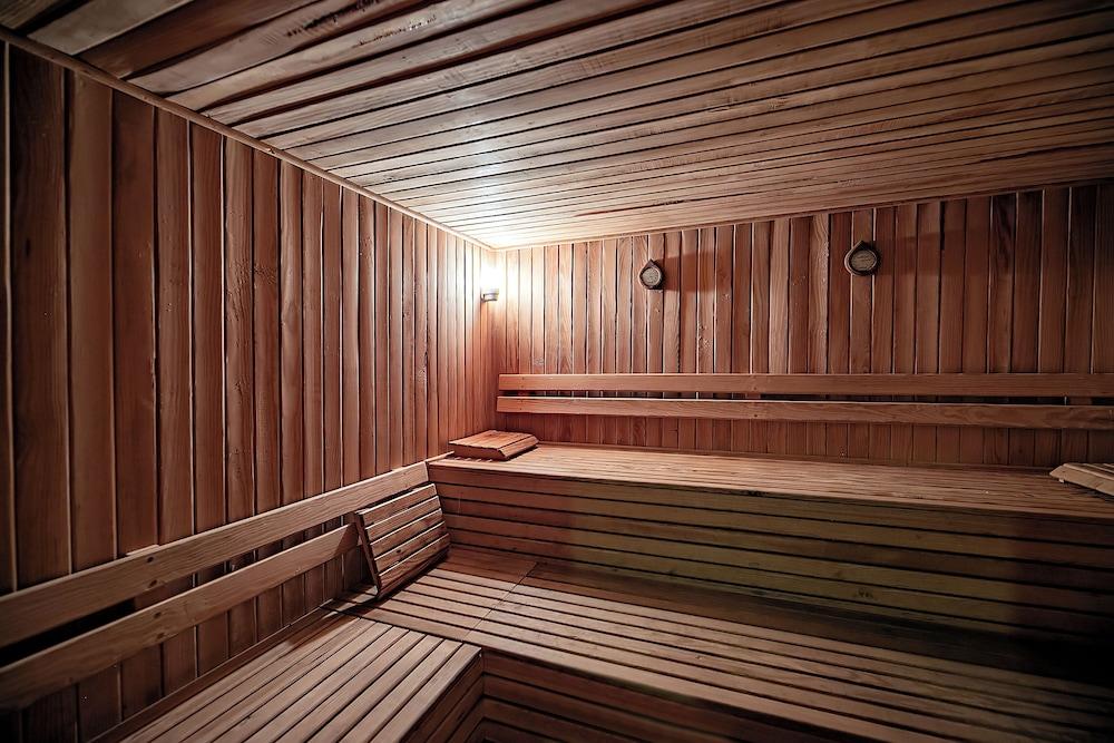 swimming pool spa