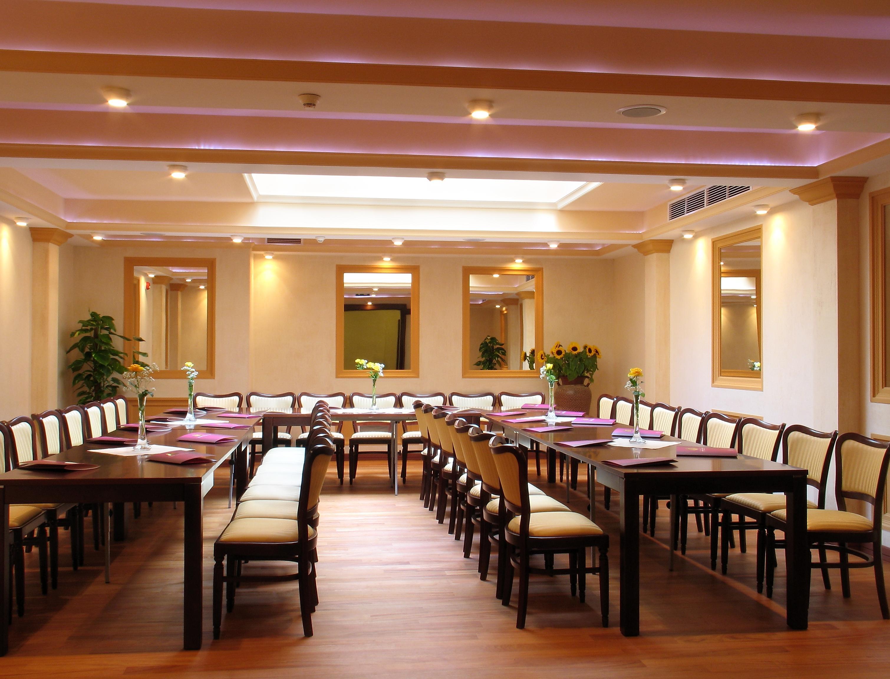 restaurant cafeteria