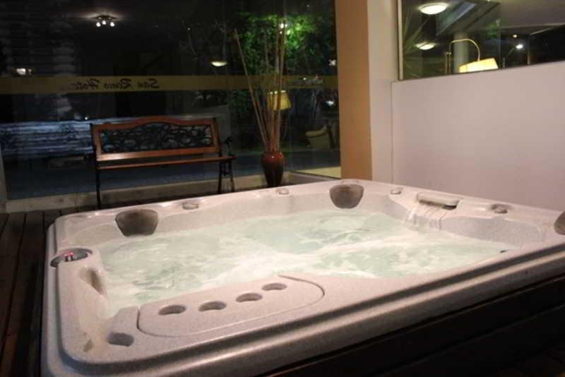 swimming pool spa