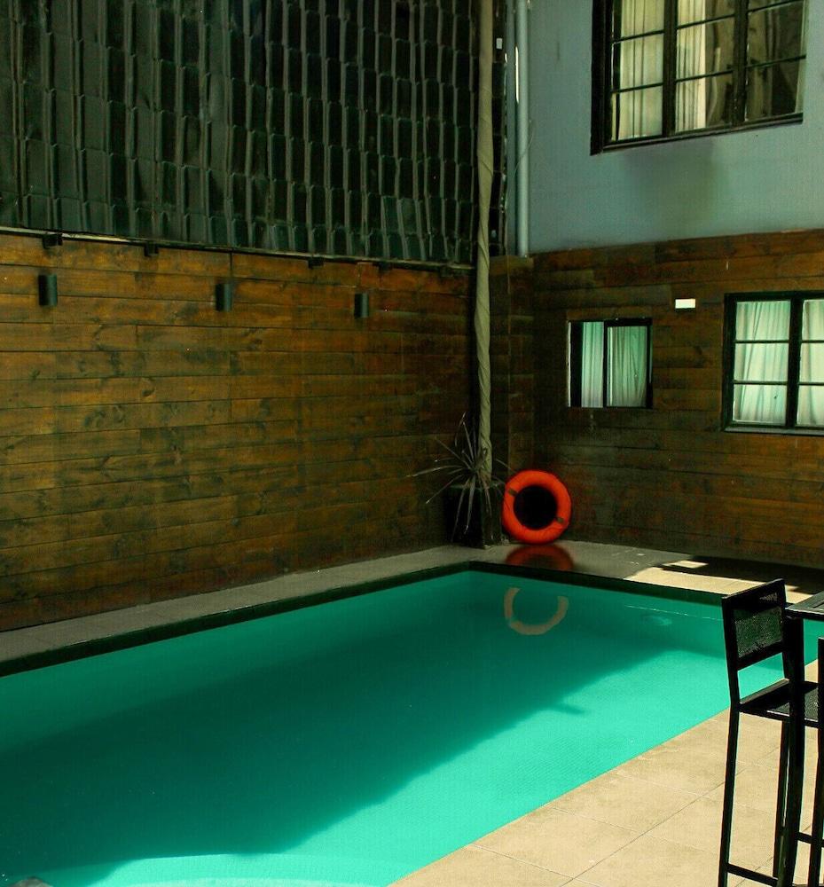 swimming pool spa