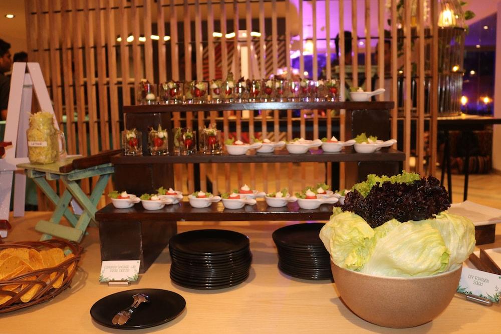 restaurant cafeteria