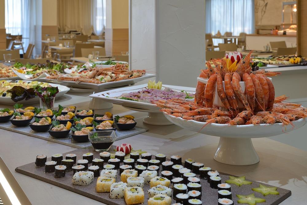 restaurant-cafeteria