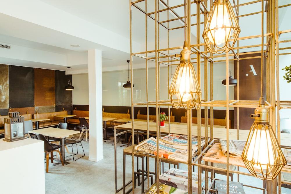 restaurant cafeteria