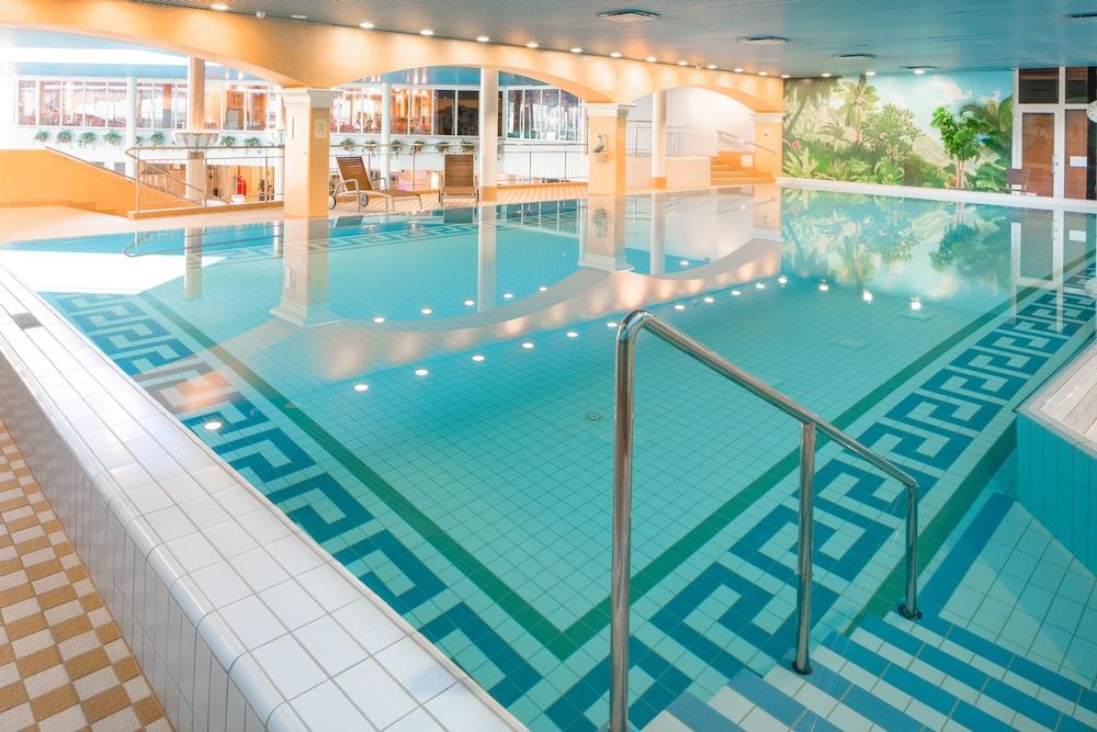 swimming pool spa