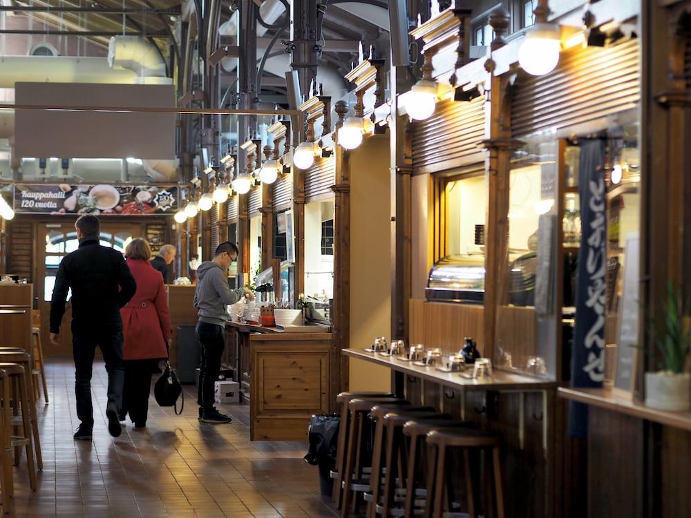 restaurant cafeteria