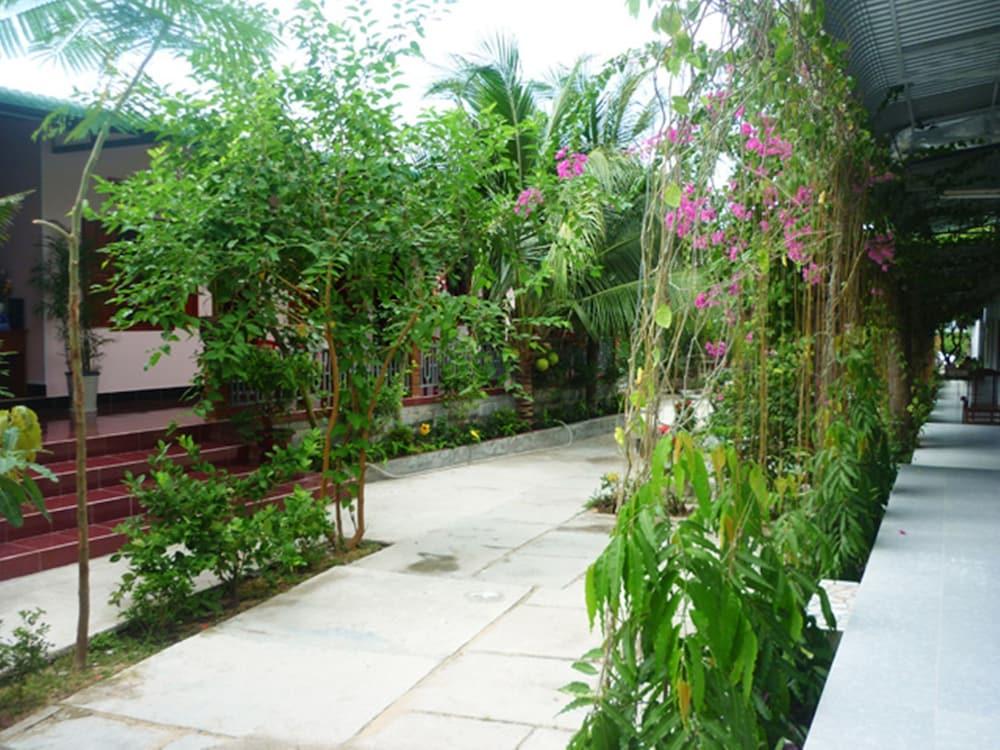 surroundings