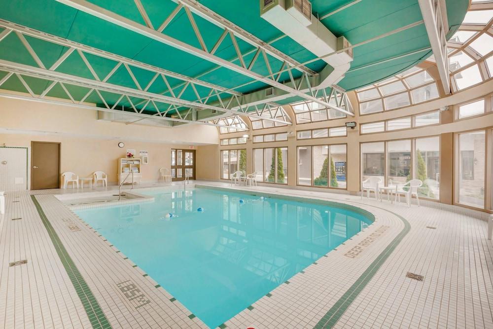 swimming pool spa