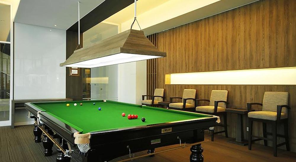 swimming pool spa