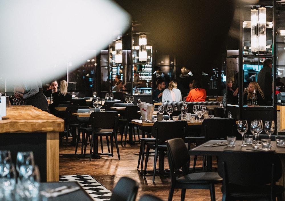 restaurant cafeteria