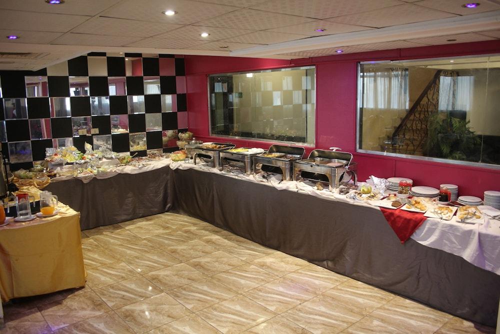 restaurant cafeteria