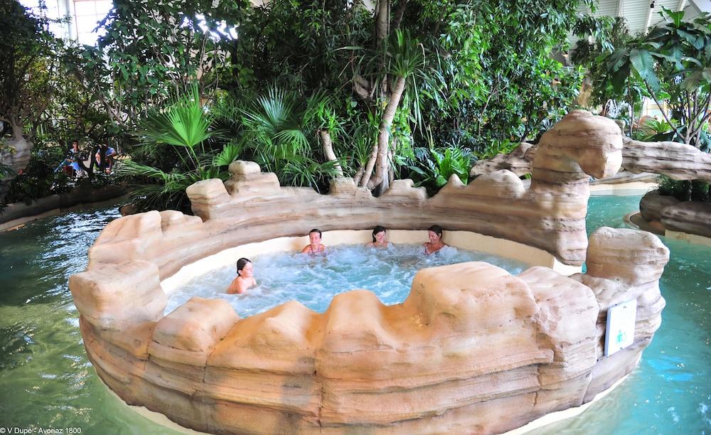 swimming pool spa