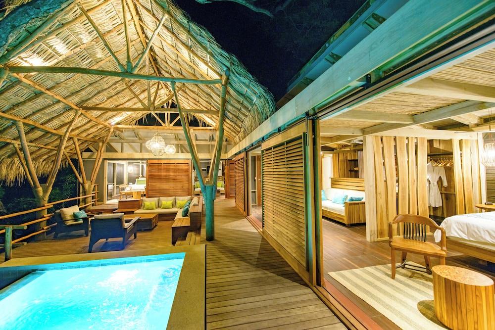 swimming pool spa