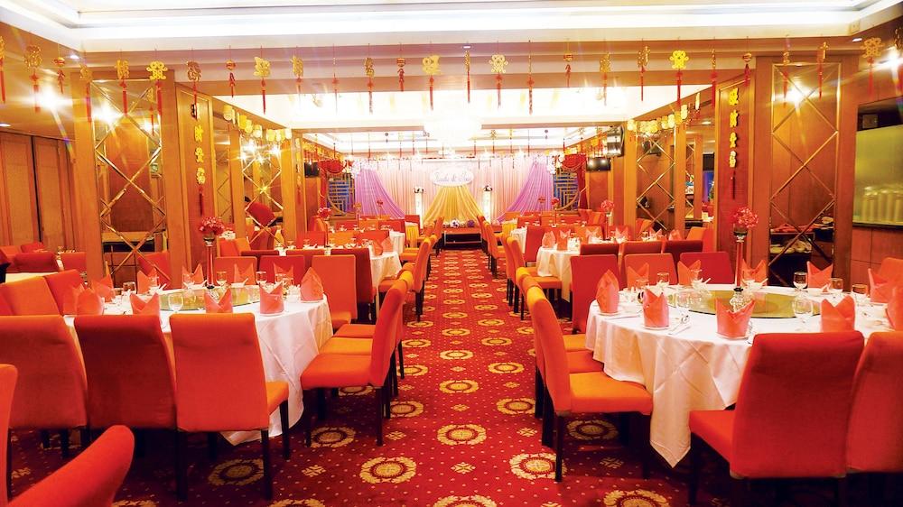 restaurant cafeteria