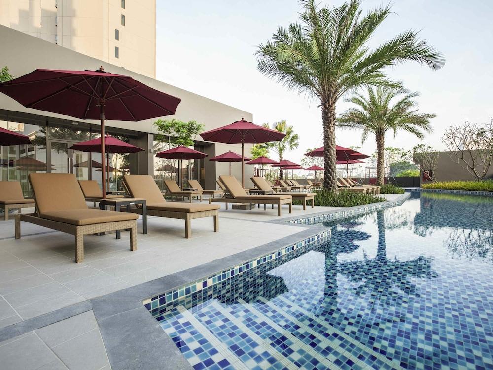 swimming pool spa