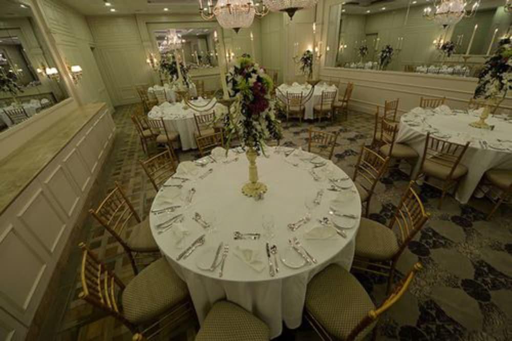 restaurant cafeteria
