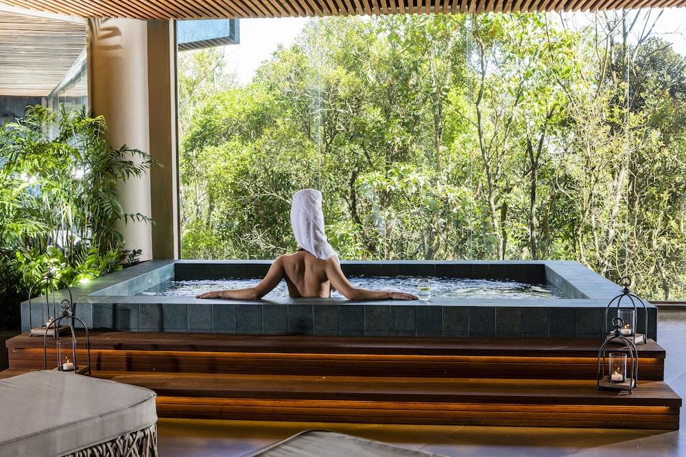 swimming pool spa