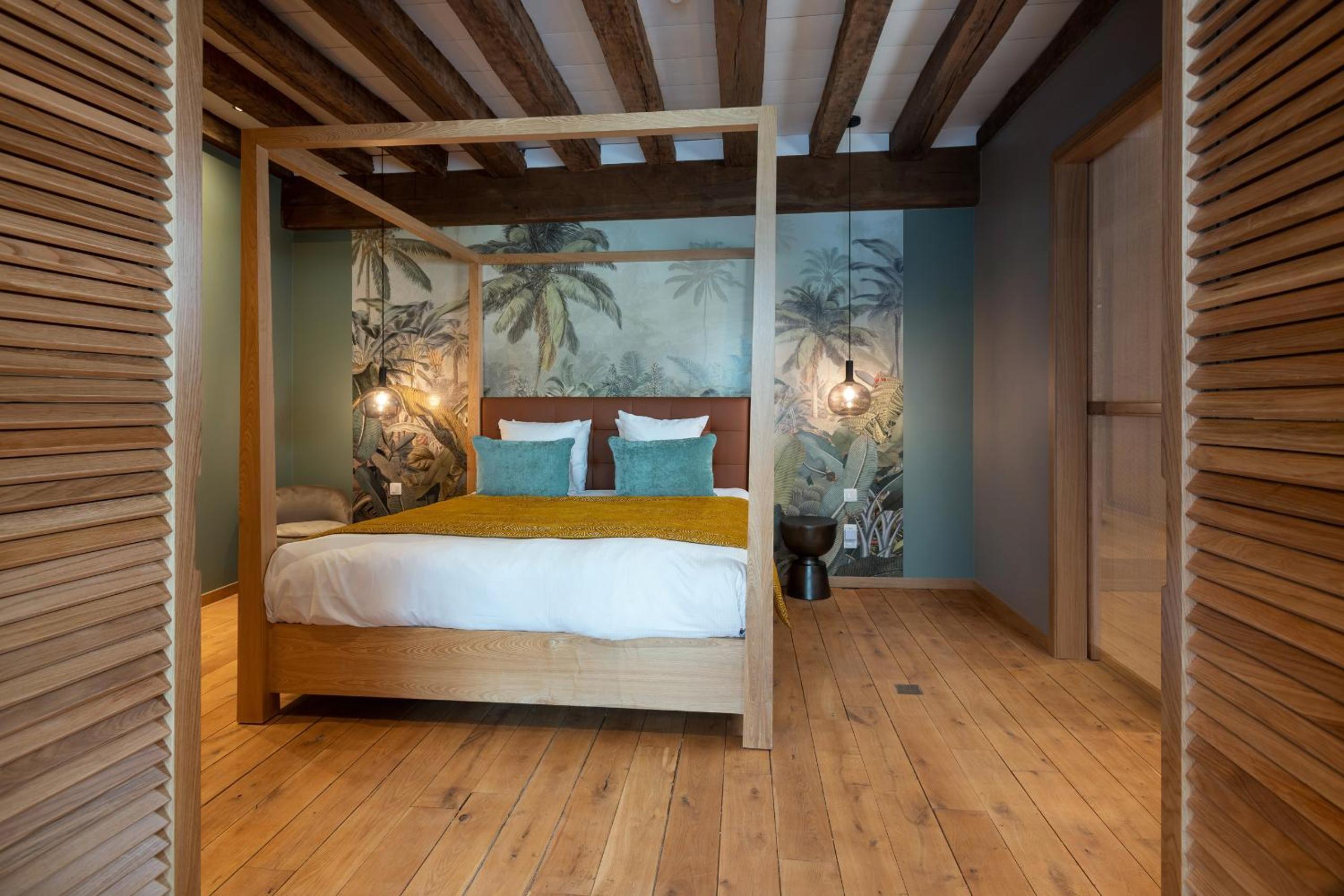 rooms