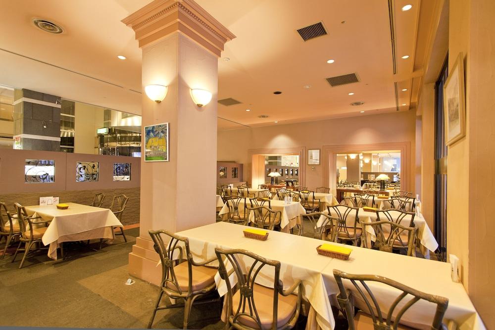 restaurant cafeteria