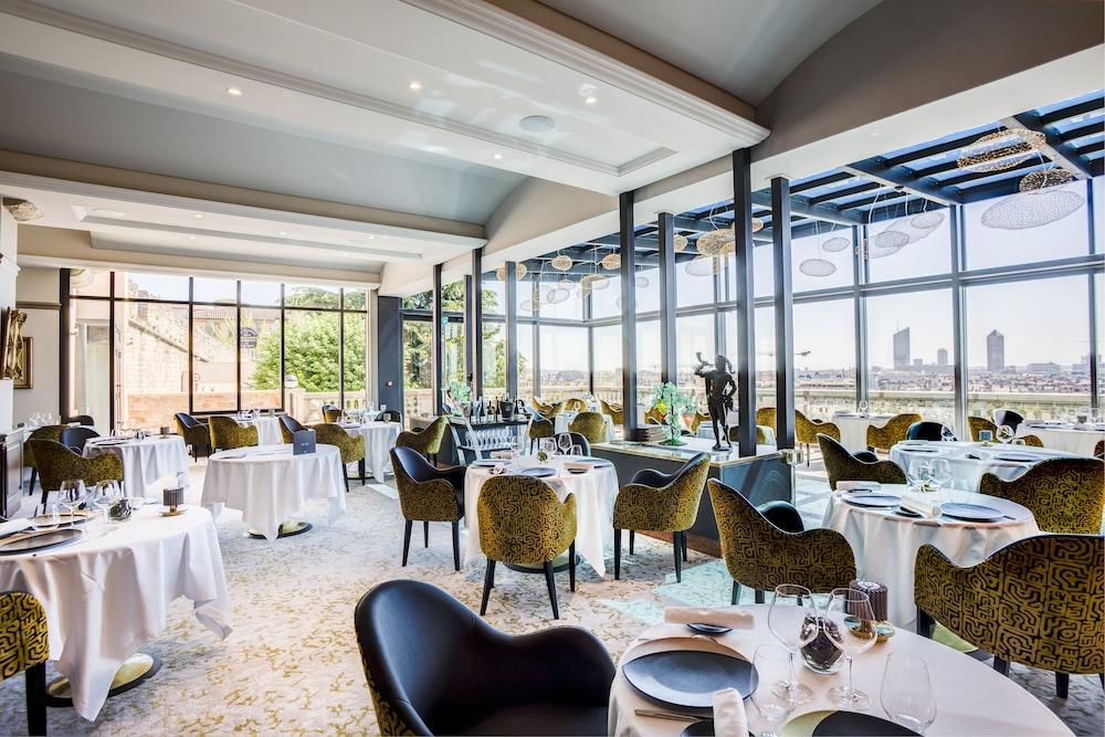 restaurant cafeteria