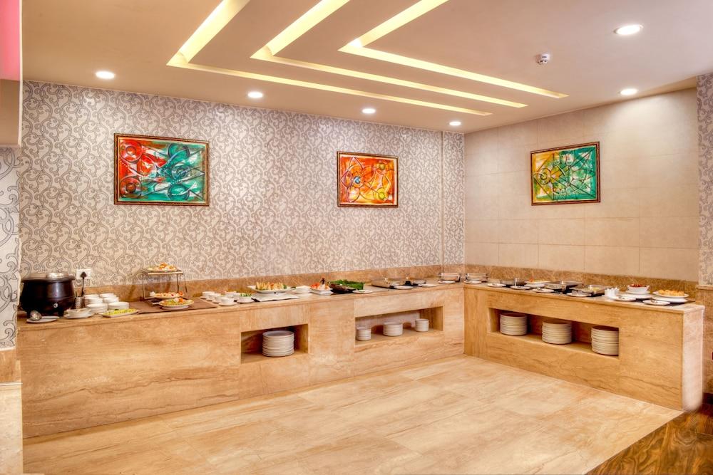 restaurant cafeteria