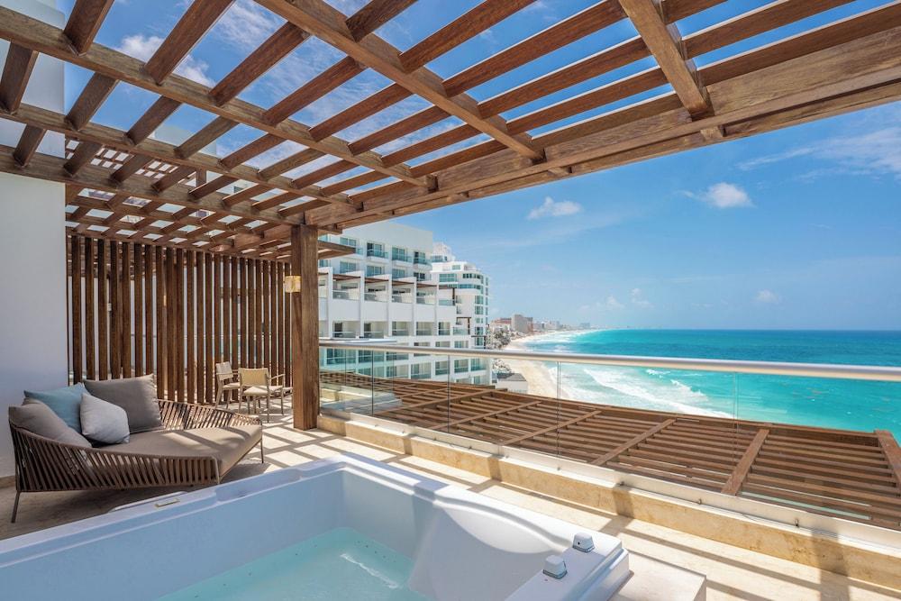 swimming pool spa
