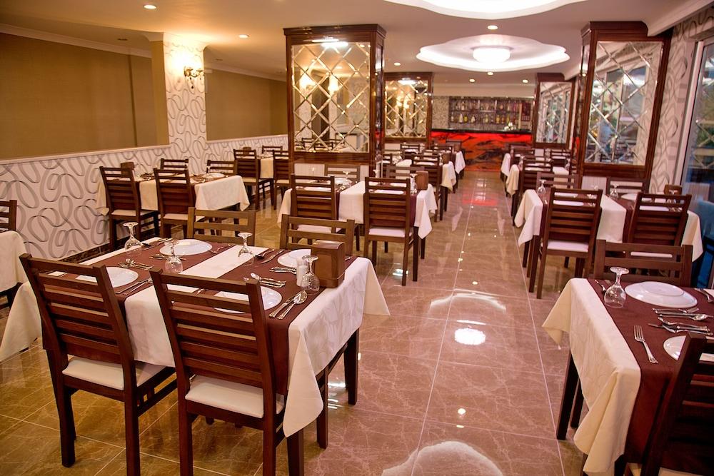 restaurant cafeteria