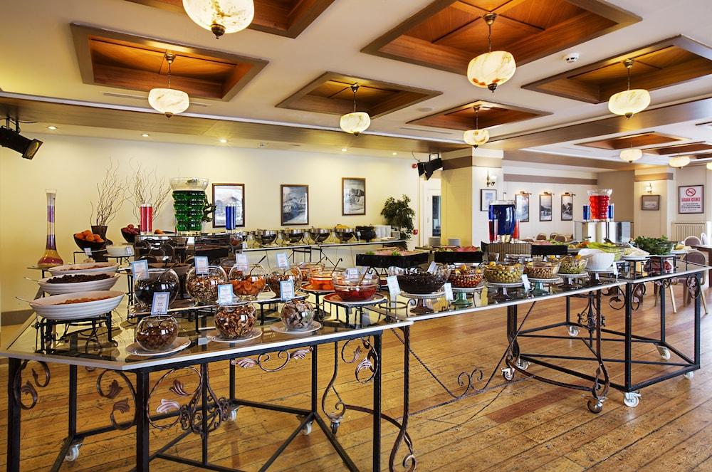 restaurant cafeteria