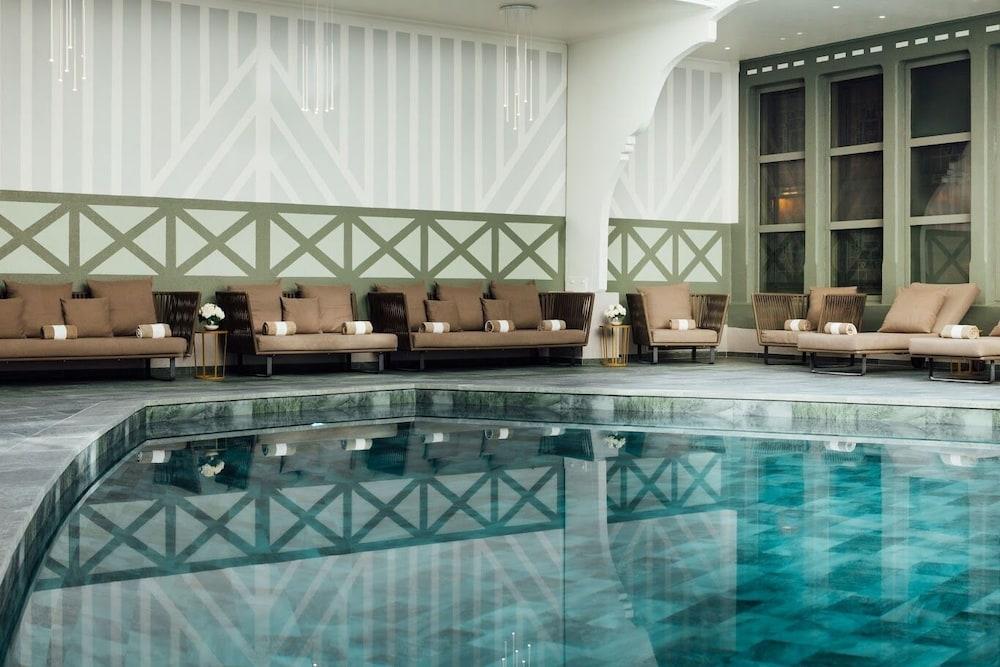 swimming pool spa