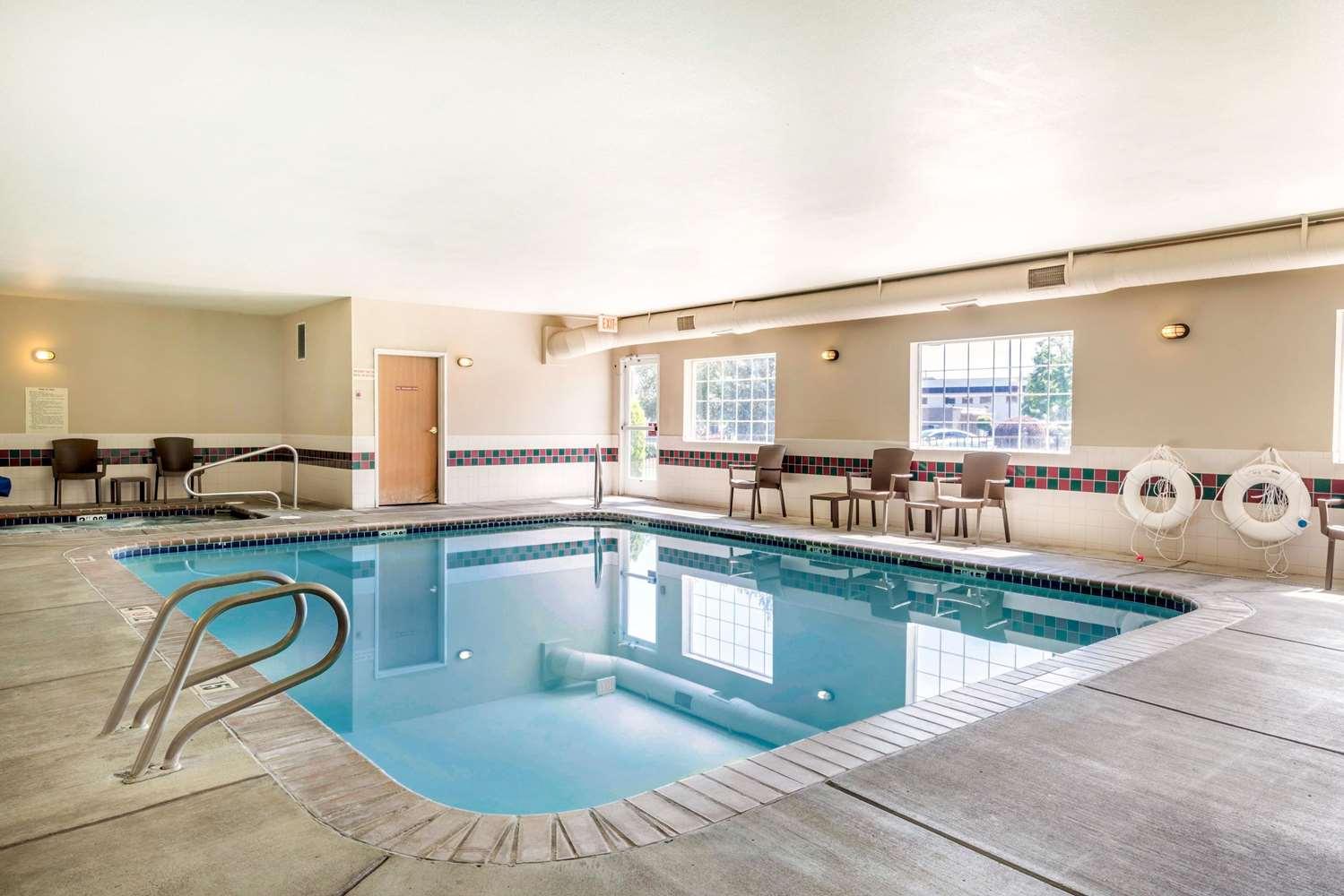 swimming pool spa