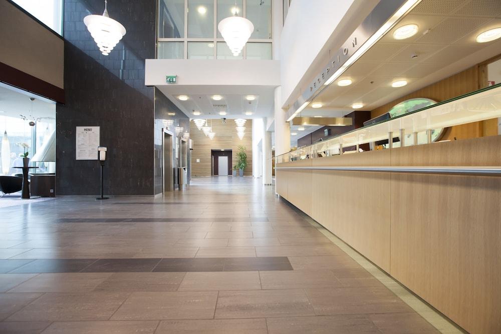 lobby
