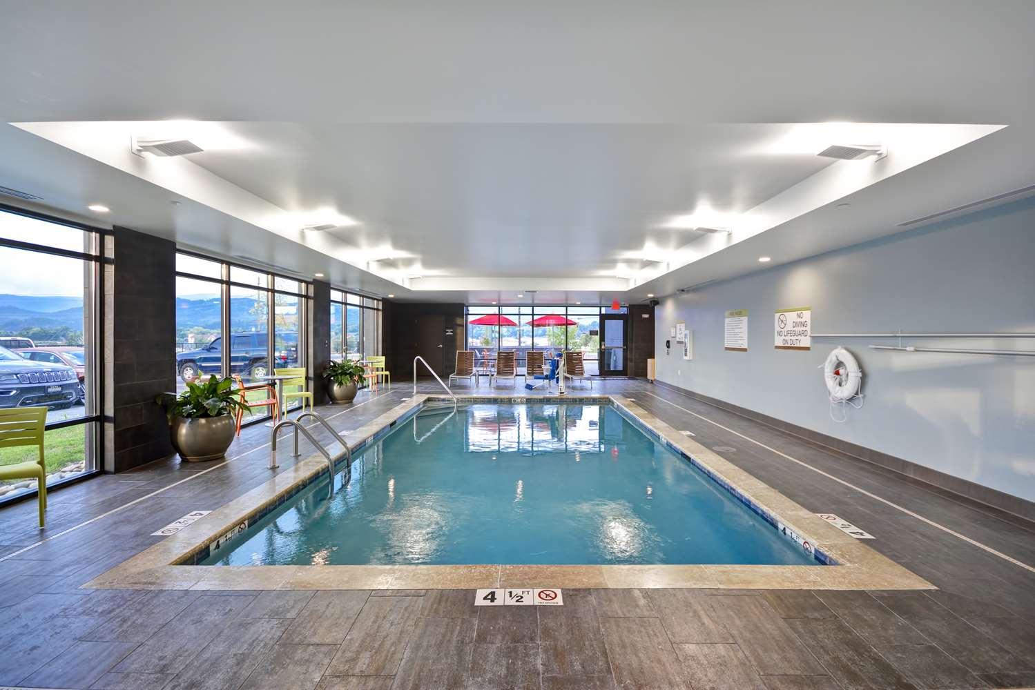 swimming pool spa