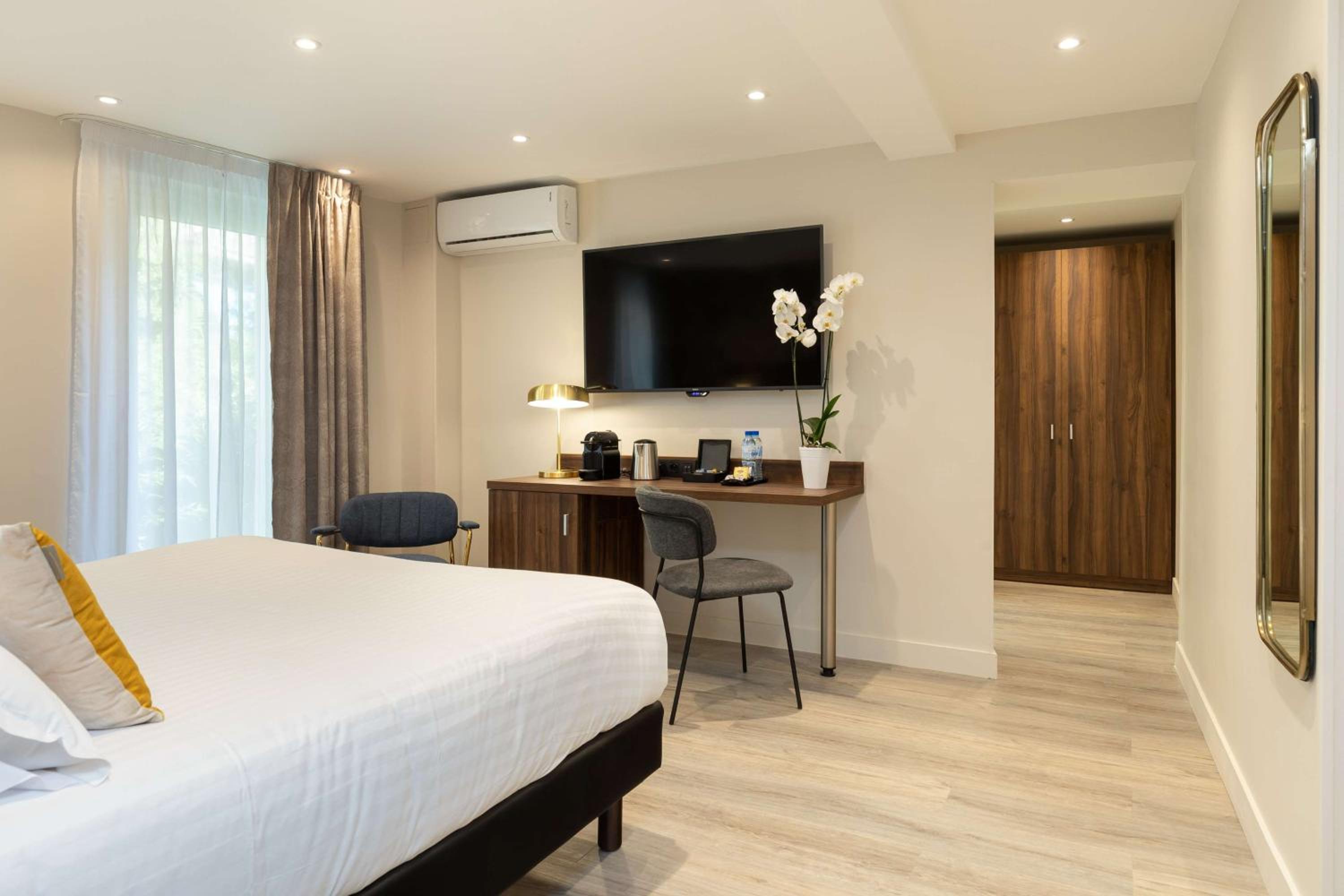 rooms