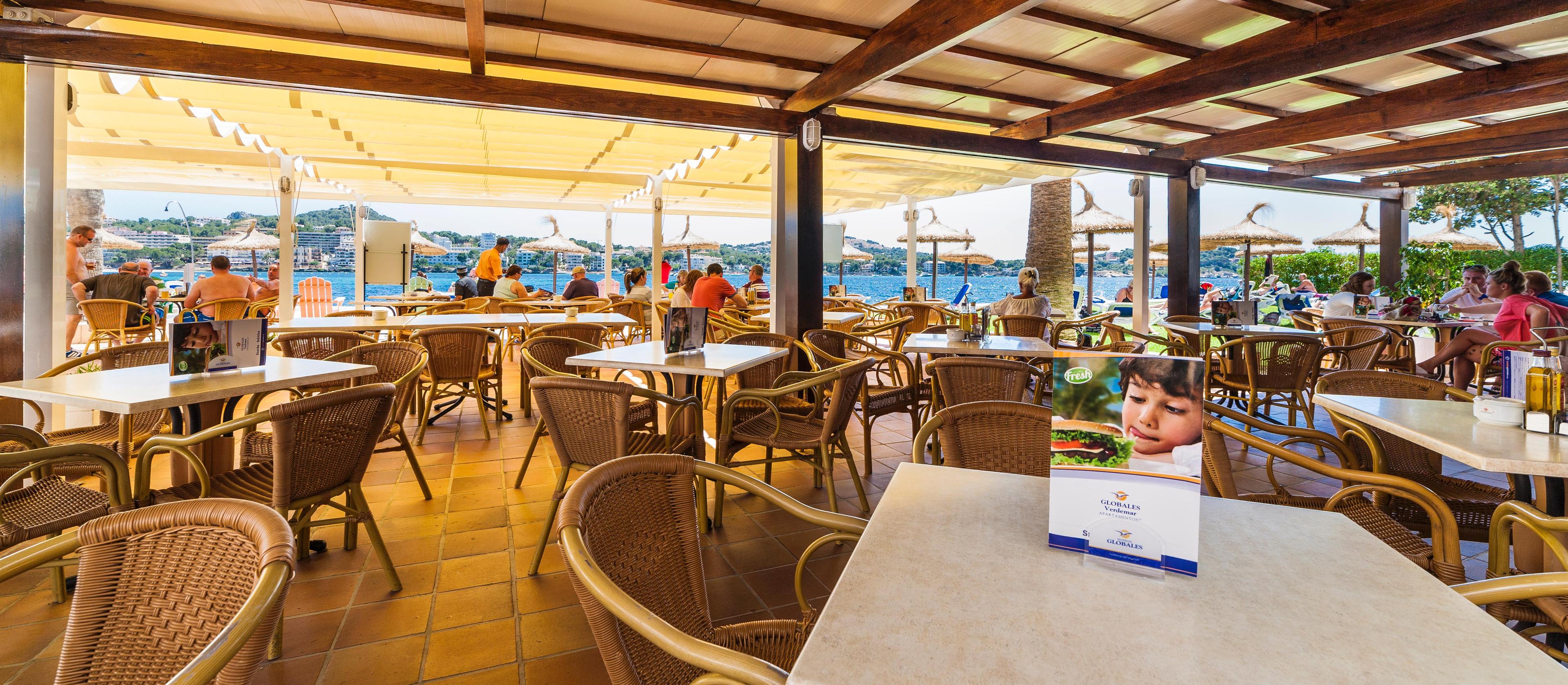 restaurant cafeteria