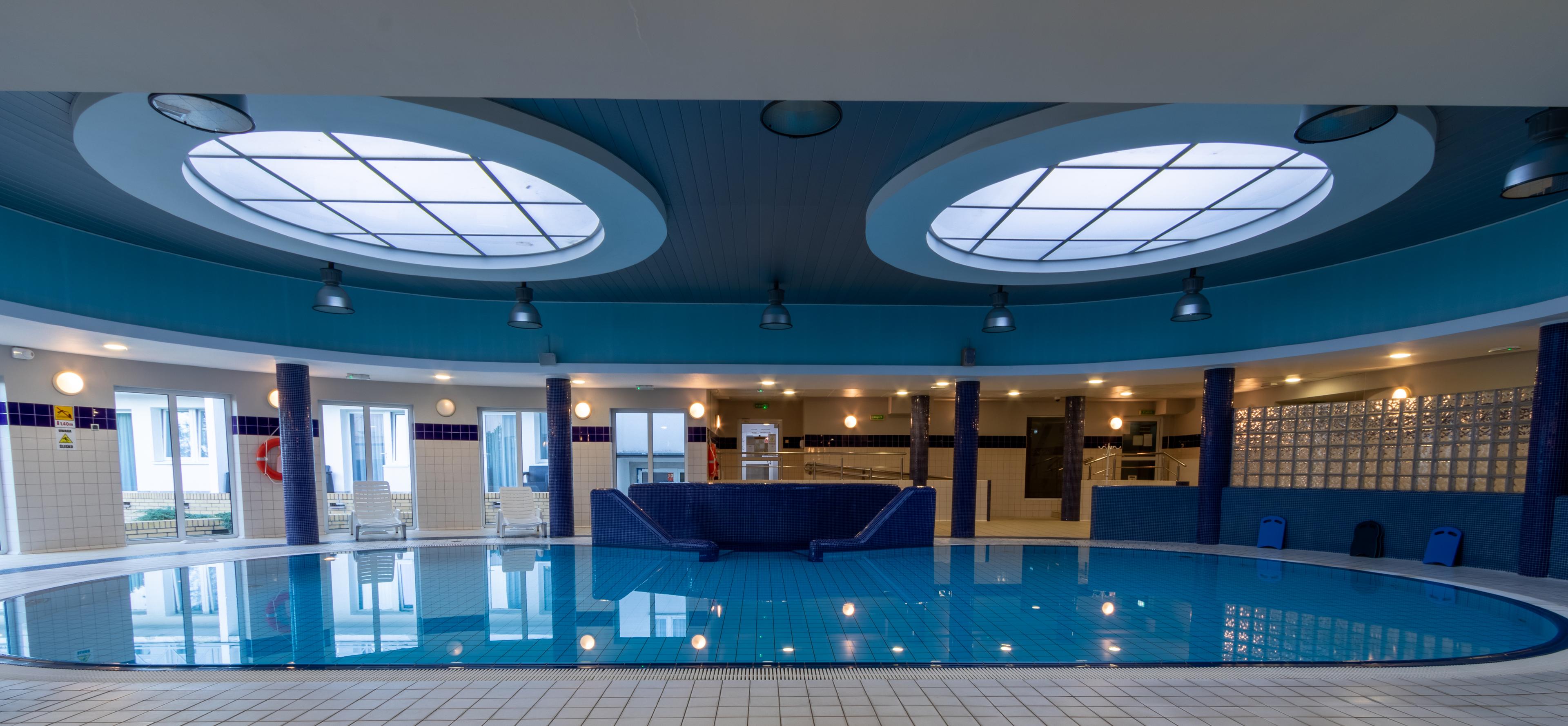 swimming pool spa