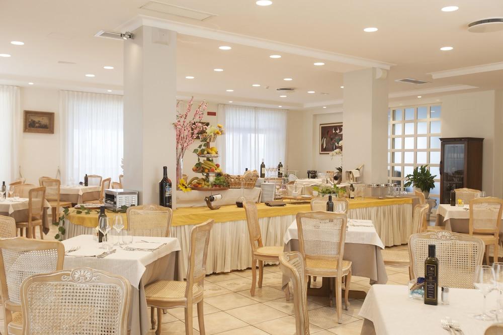 restaurant-cafeteria