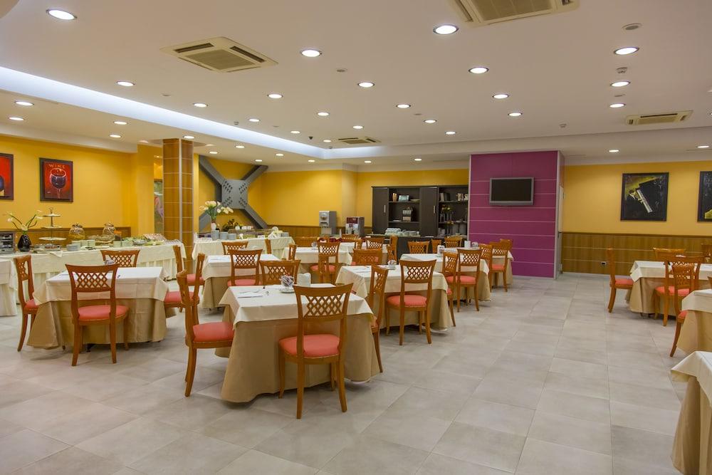 restaurant-cafeteria