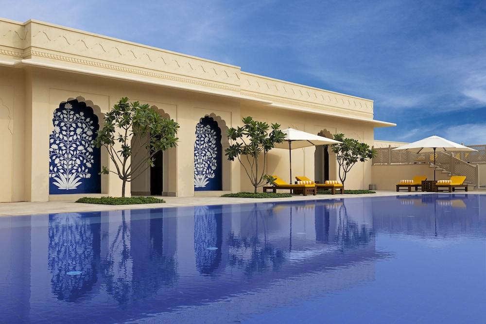 swimming pool spa