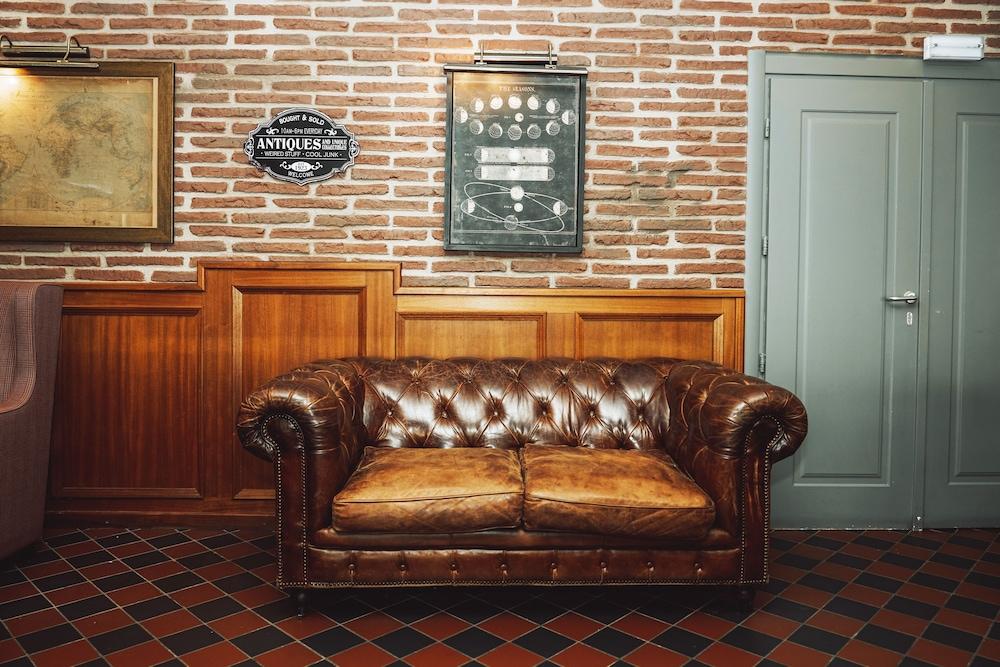 lobby