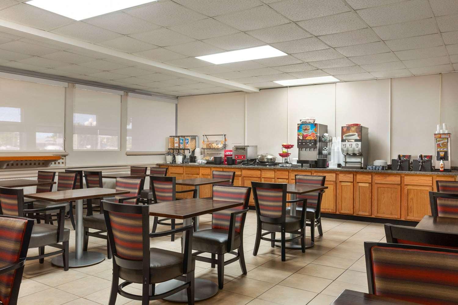 restaurant cafeteria