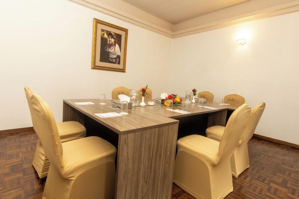 restaurant cafeteria