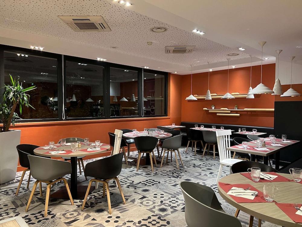 restaurant cafeteria