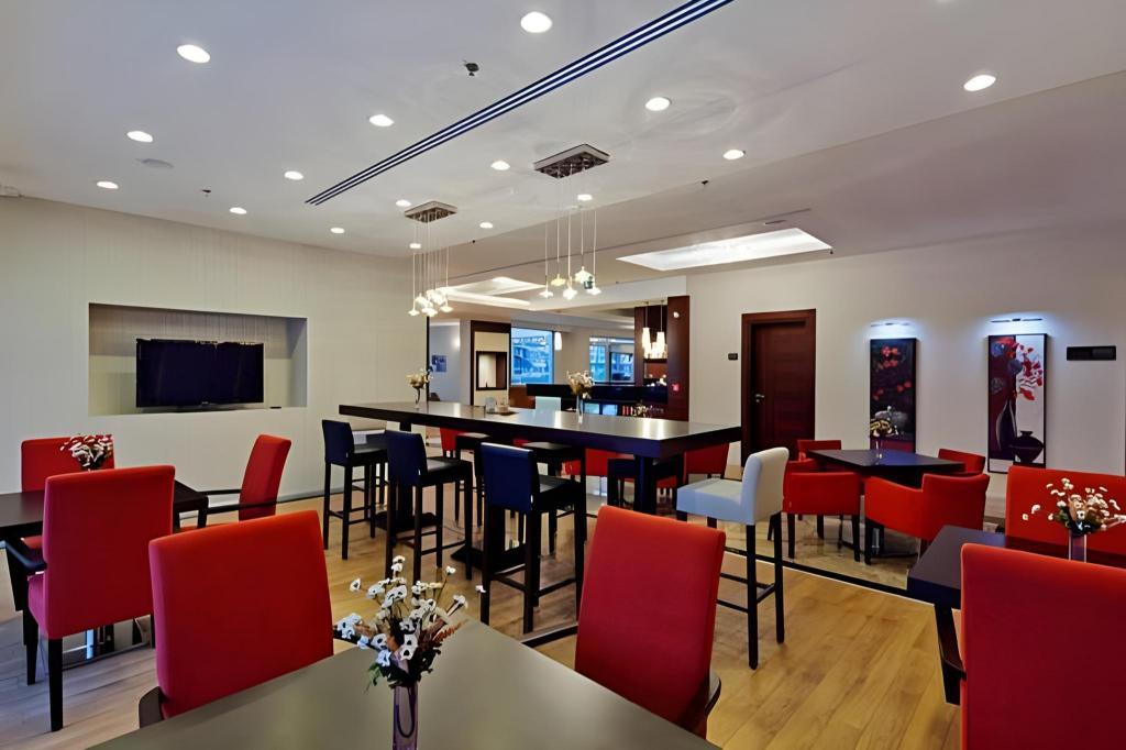 restaurant cafeteria