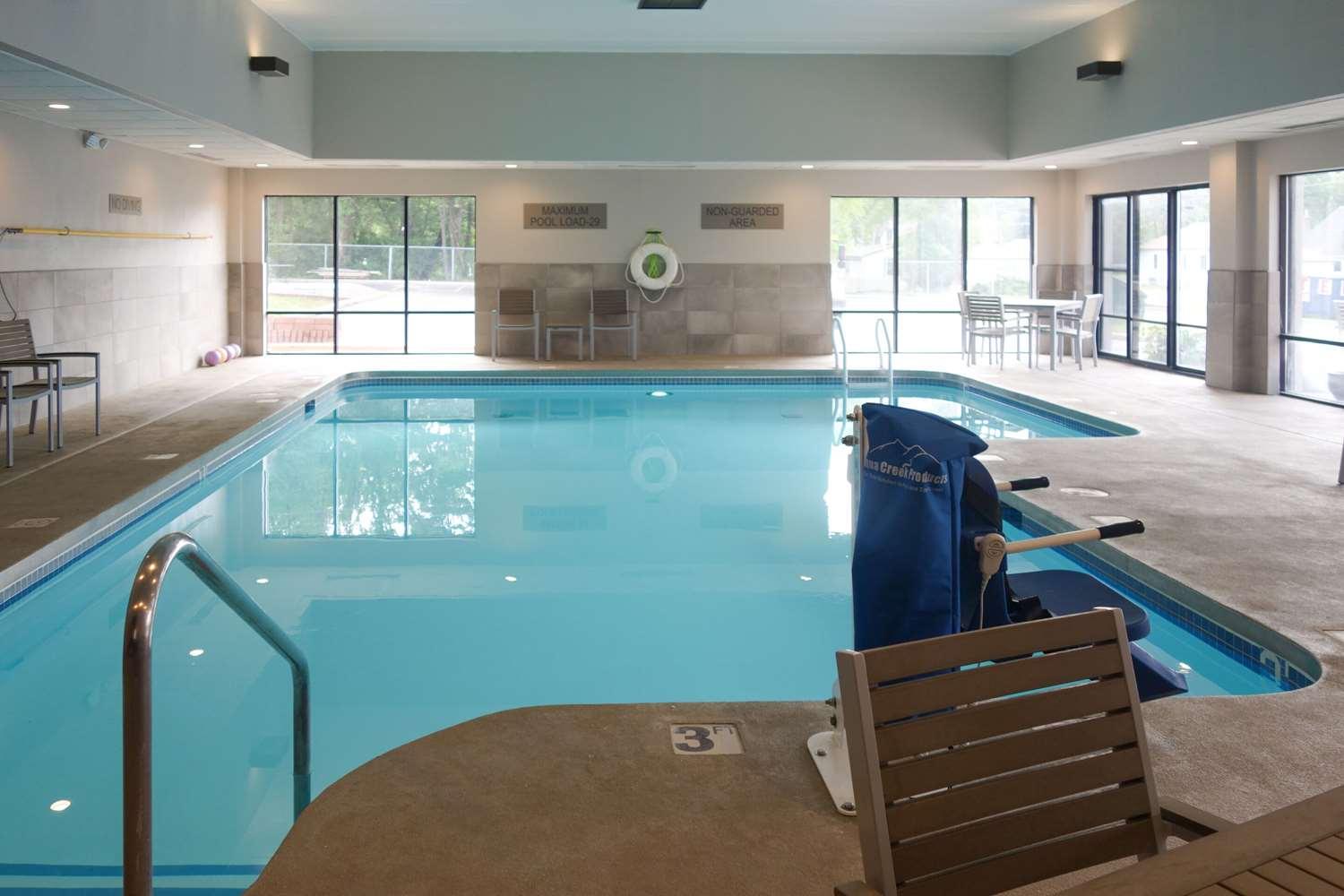 swimming pool spa