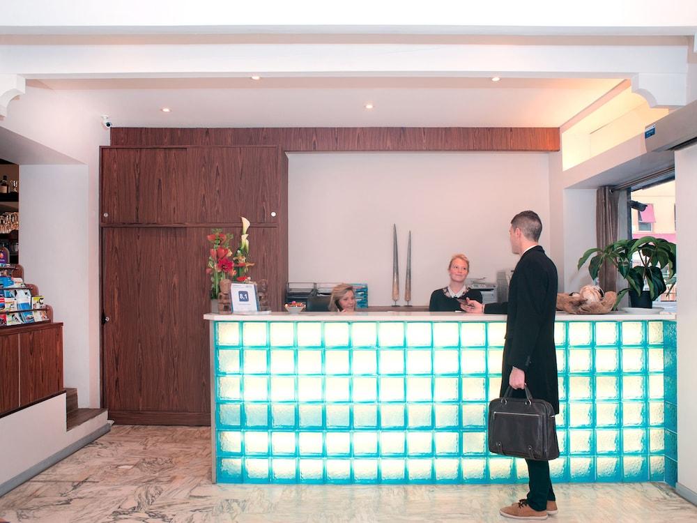 lobby