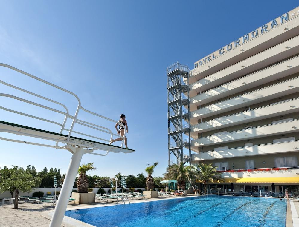 swimming pool spa
