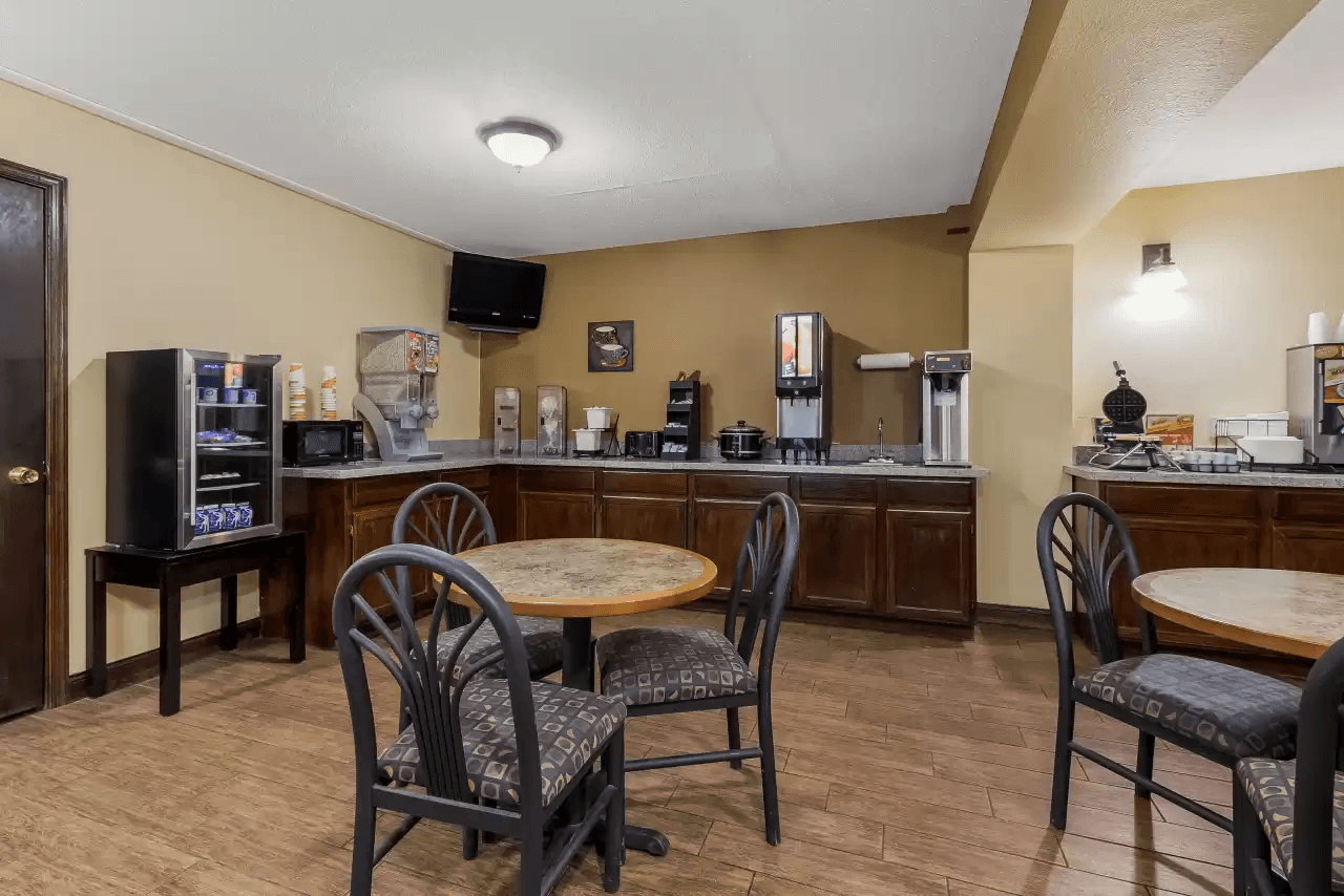 restaurant cafeteria