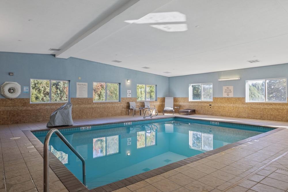 swimming pool spa