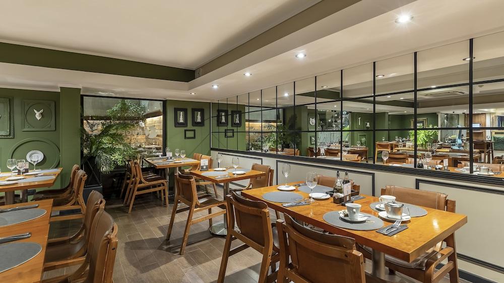 restaurant cafeteria