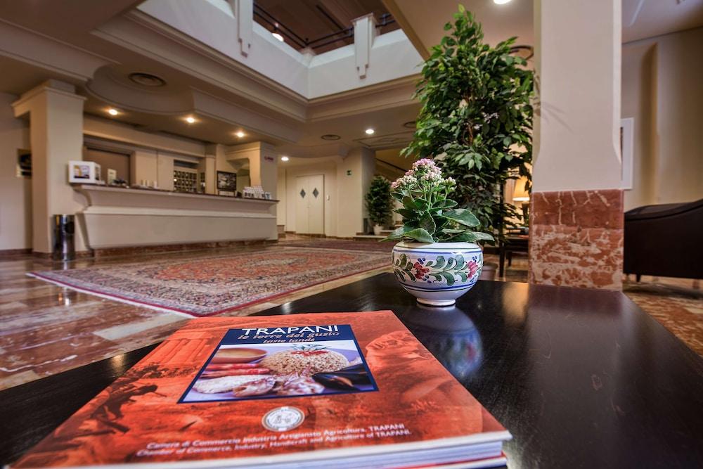 lobby